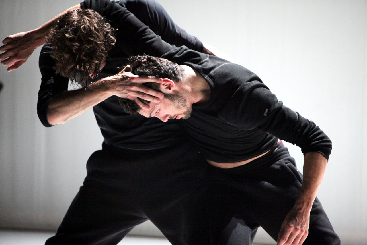 fabien prioville dance company - Experiment on chatting bodies